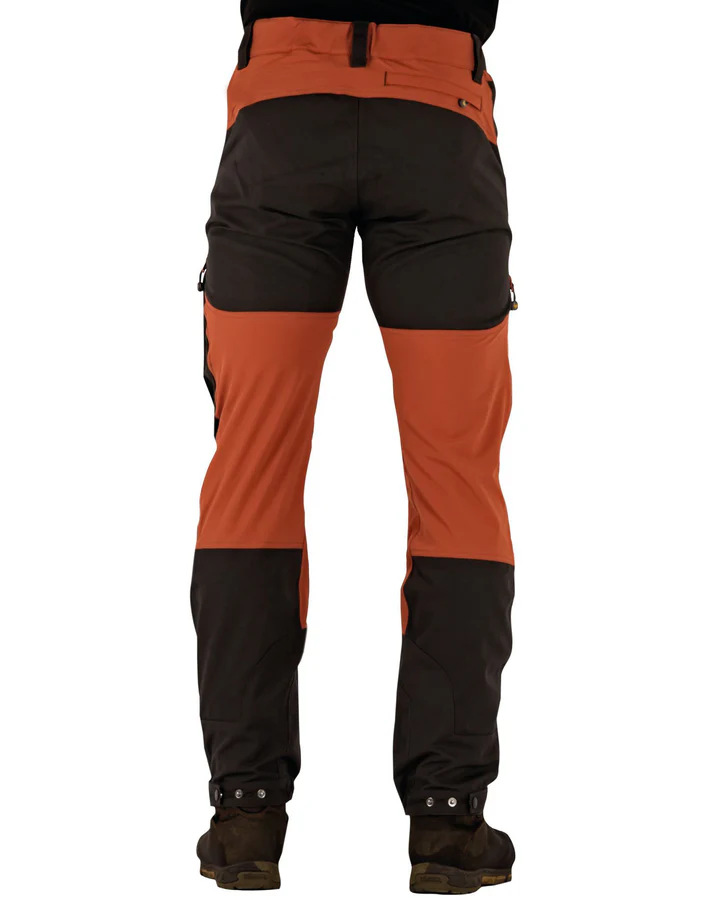 Orange Jagdhose Vännäs Rückansicht